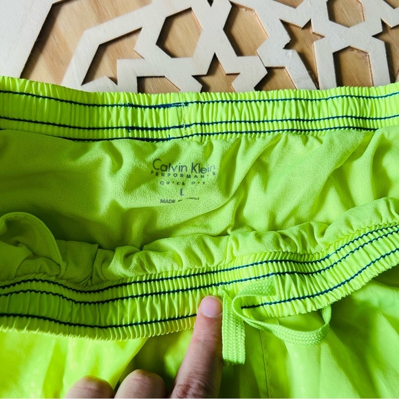 Calvin Klein Performance Quick Dry Lightweight Shorts women size Large - Picture 5 of 8